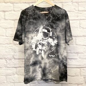 NASA 2XL T Shirt Tie Dye Men’s / Unisex Gray Tie Dye Floating Astronaut Tee